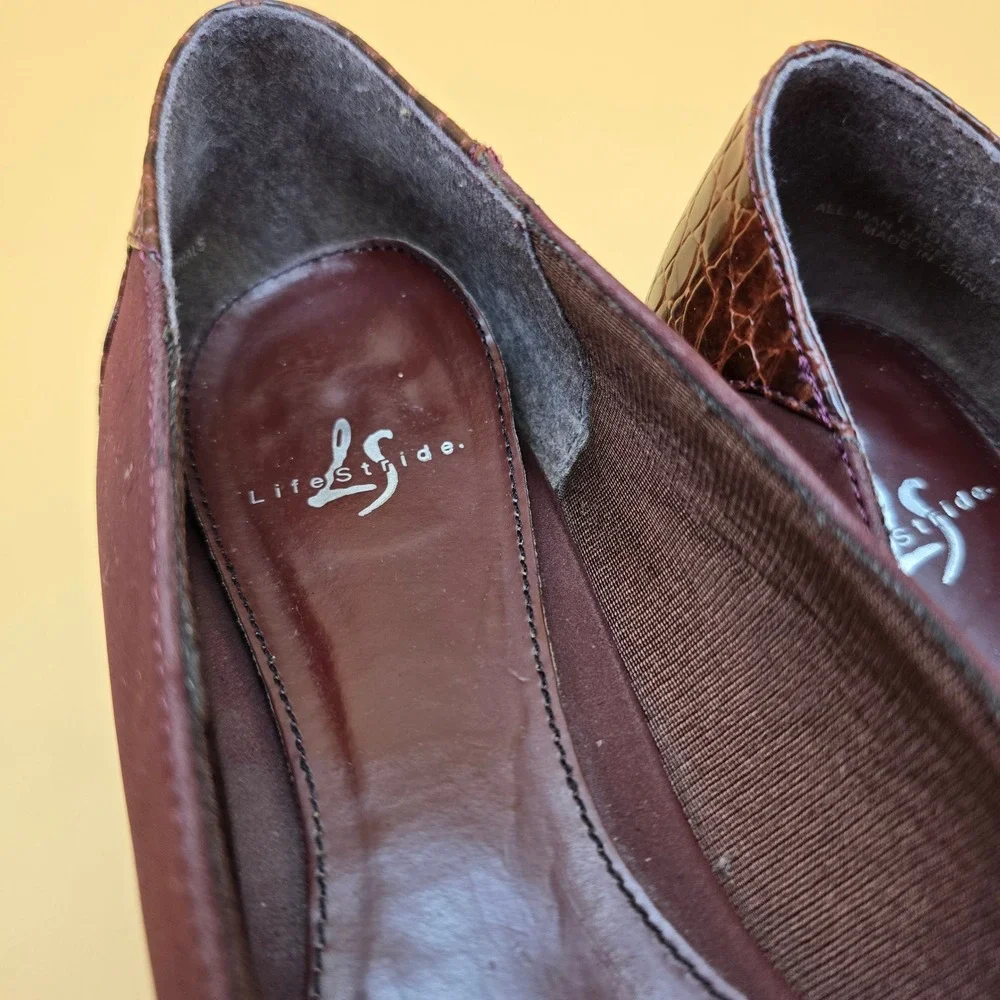 LifeStride Lure Burgundy Faux Croc Square Toe Low Block Heel Pumps Mens 8N